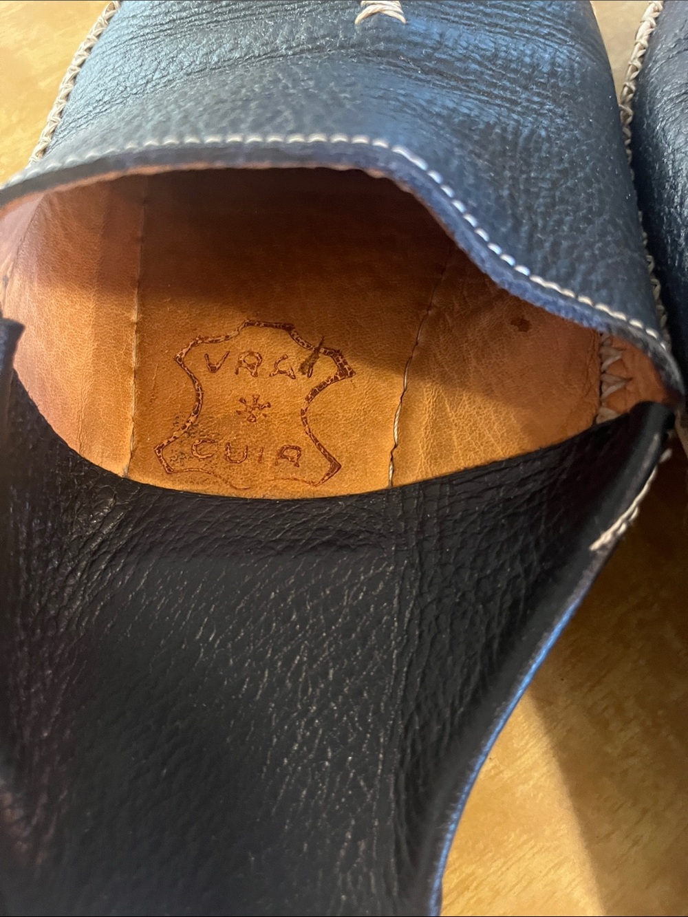 Vera Gomma Navy and White Slip-On Leather Mule with Contrast Stitching - Picture 10 of 14